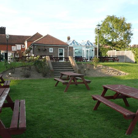 The Bear Inn And Burwash Motel Экстерьер фото